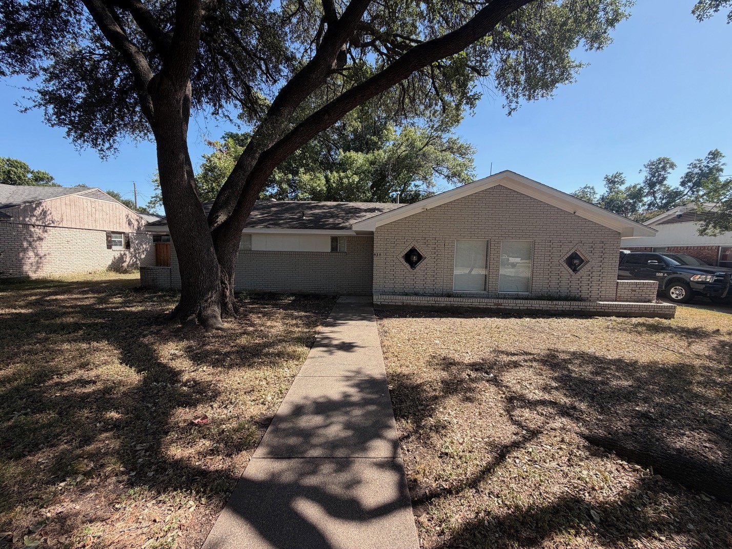 434 E Spring Valley Road — photo
