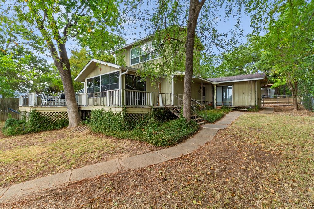 142 Lowe Drive — photo