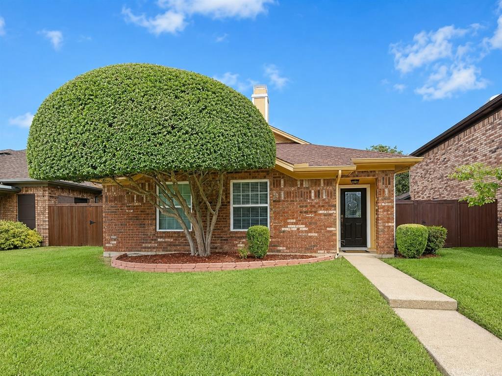 1647 Kingspoint Drive — photo