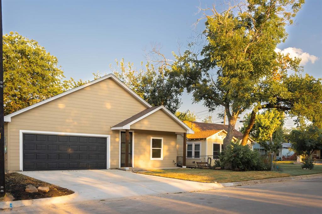 321 S Rusk — photo