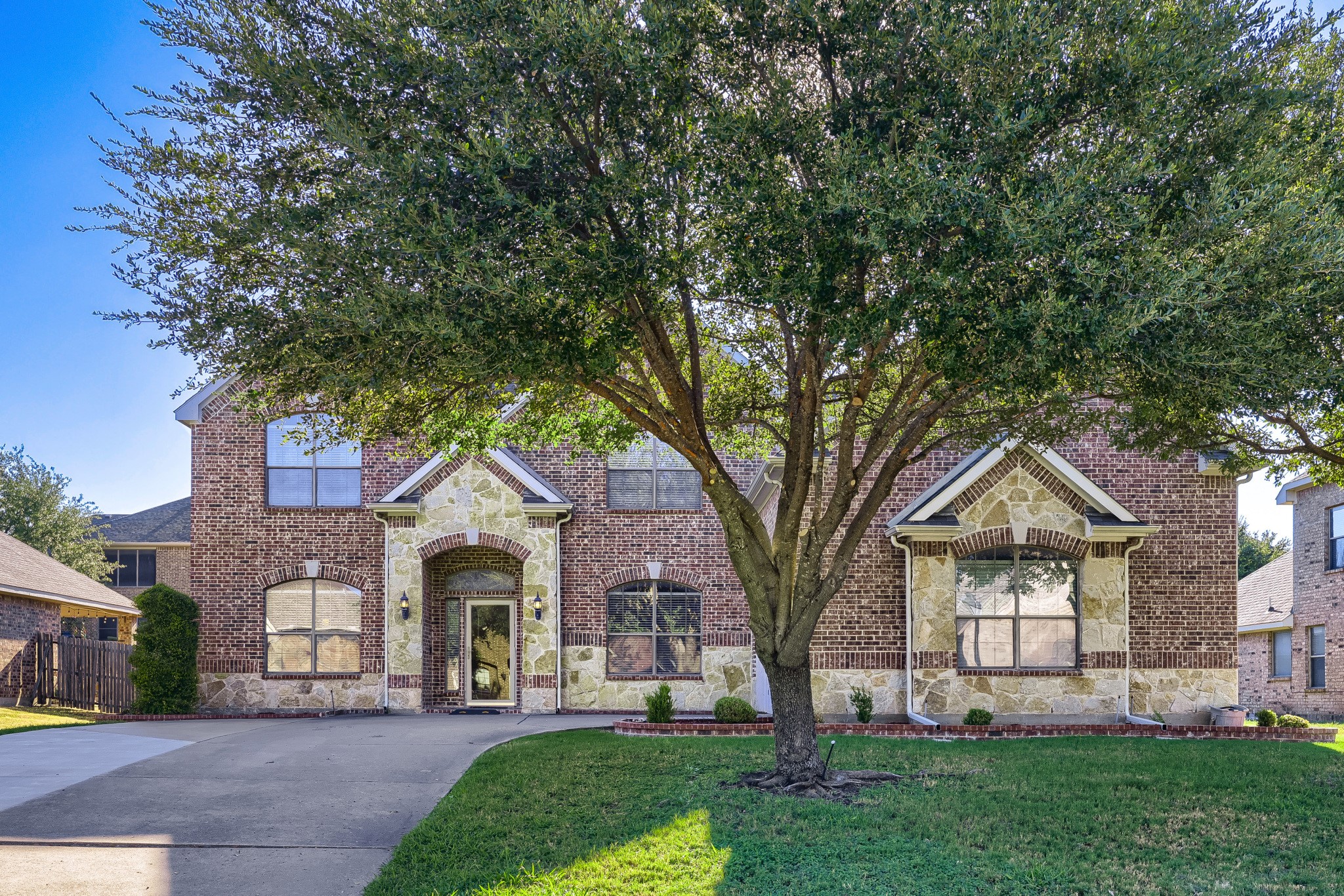 1012 Surrey Drive — photo