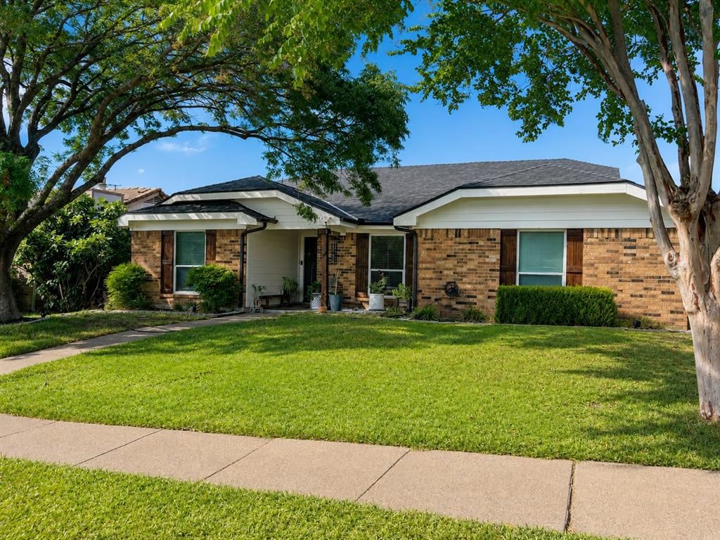 2803 Eagle Pass — photo