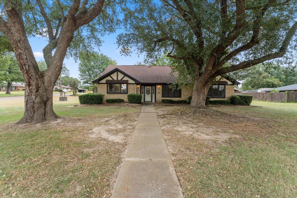 401 Southgate Drive — photo
