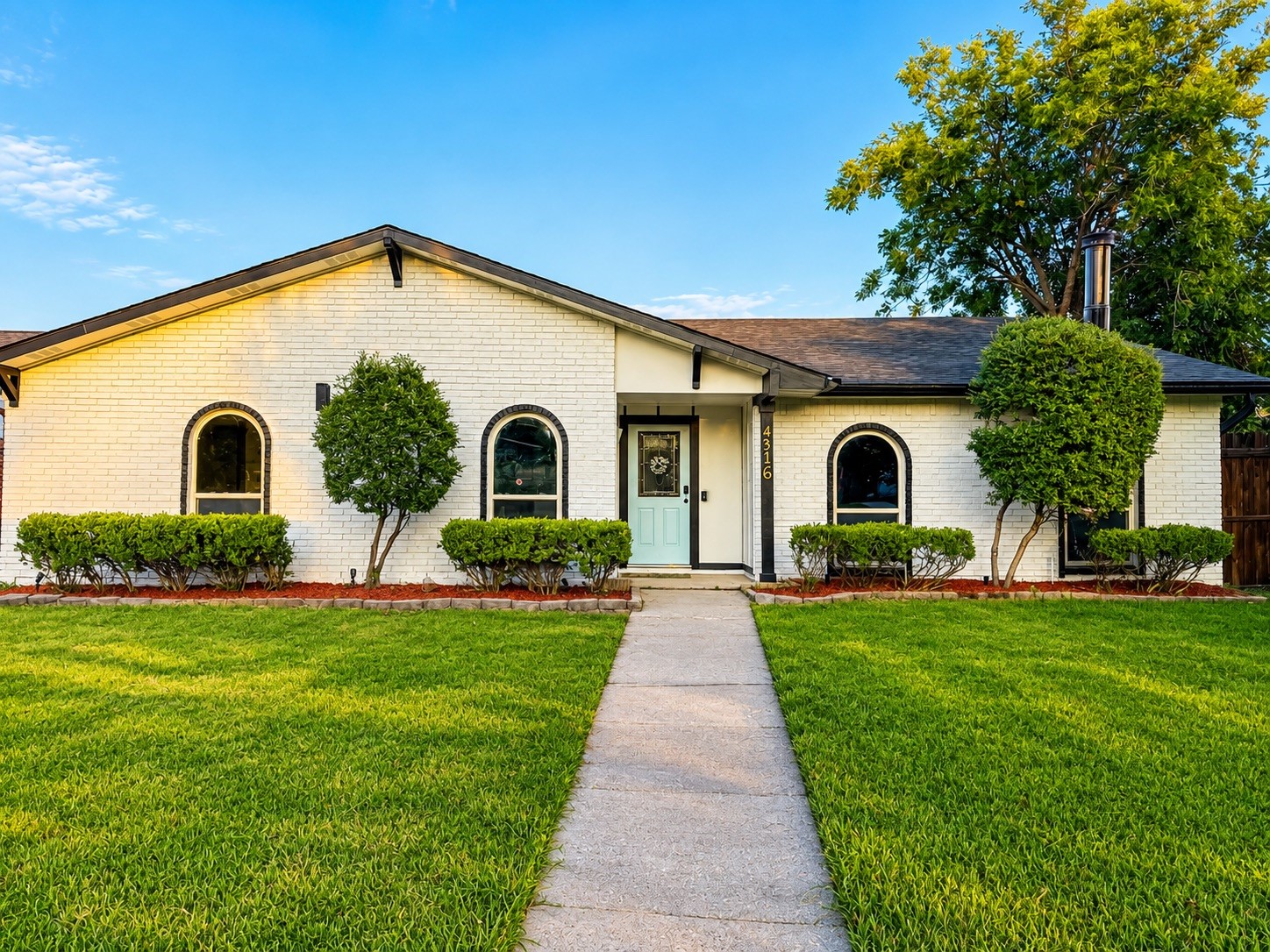 4316 Woodbluff Drive — photo
