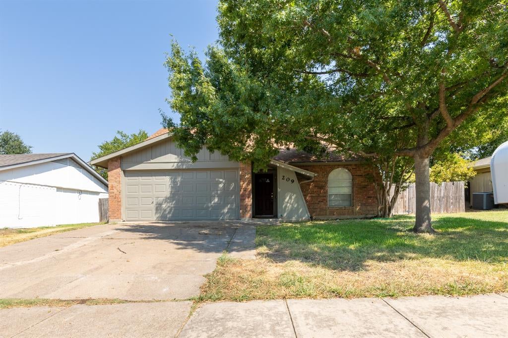209 Pebblebrook Street — photo