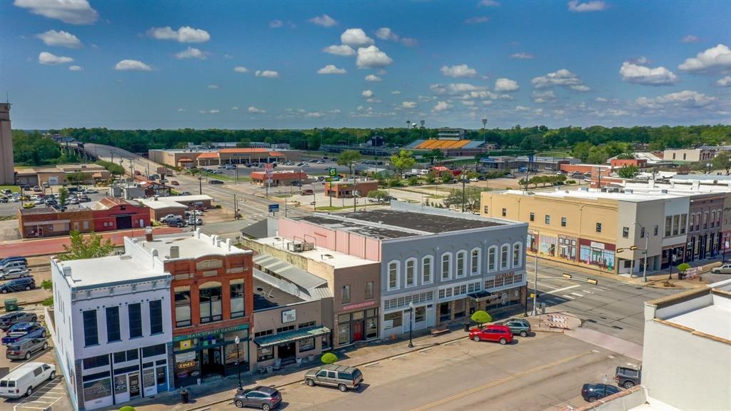 126 W Main Street — photo