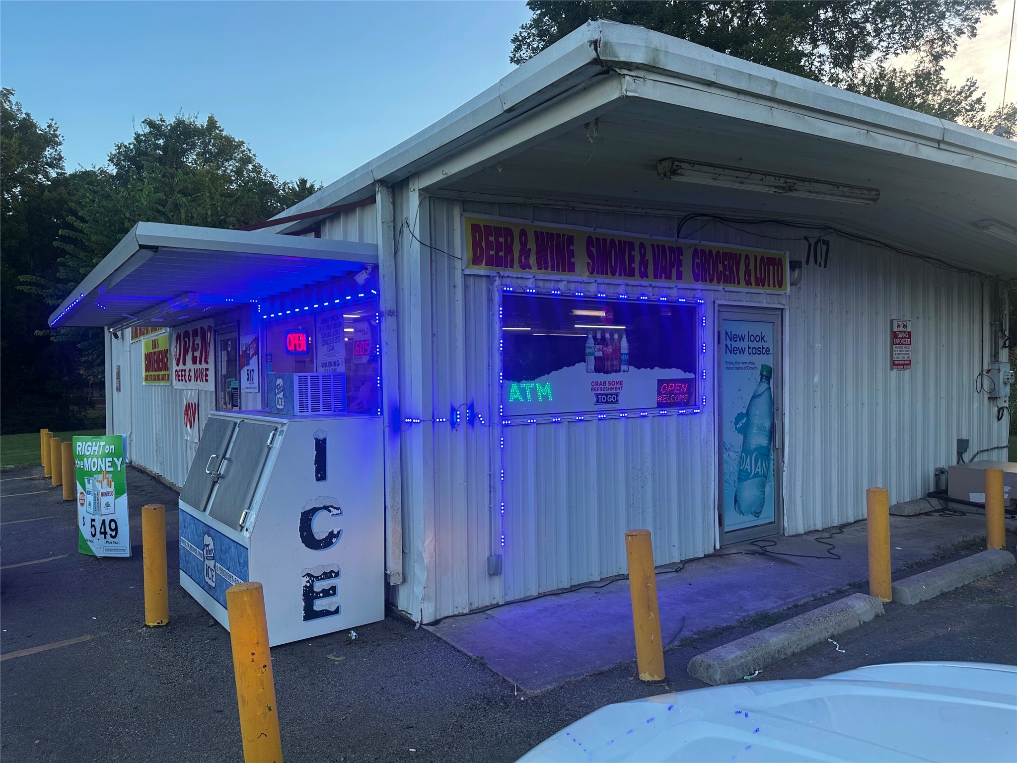 707 Graham Street — photo