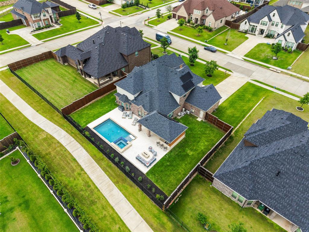 701 Featherstone Lane — photo