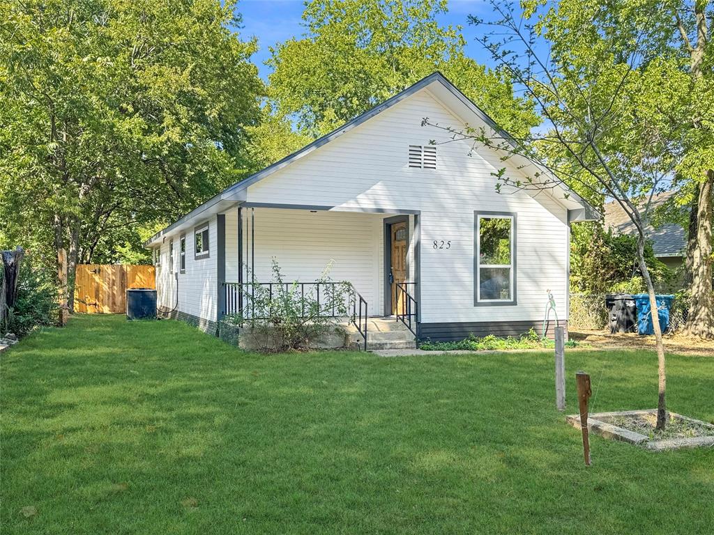 825 W Nelson Street — photo