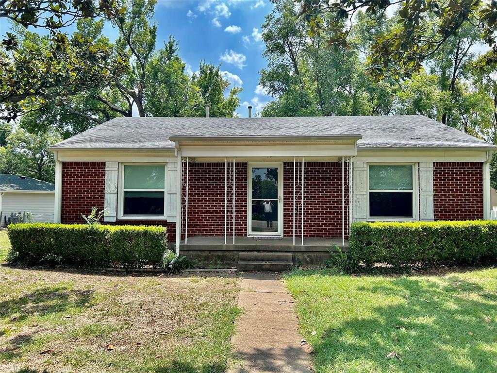 1202 Overhill Drive — photo