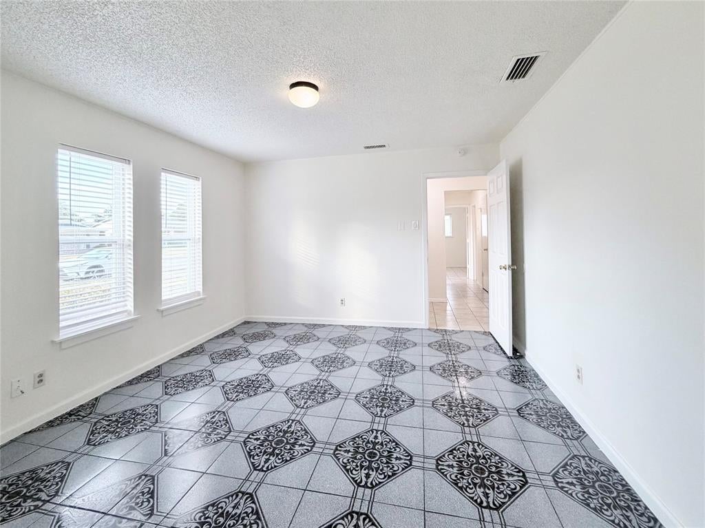 610 Colonial Drive — photo