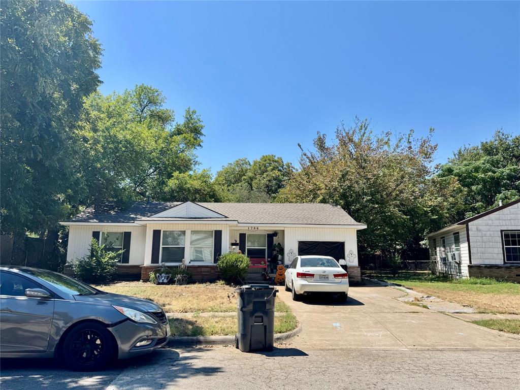 1706 Stewart Drive — photo