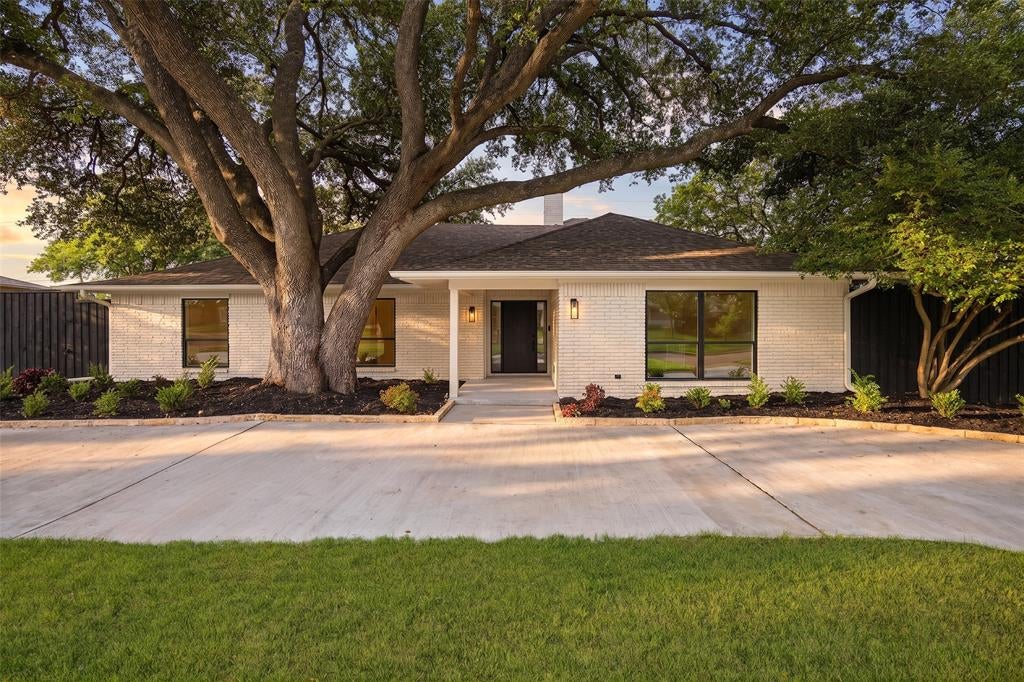 7512 Woodstone Lane — photo