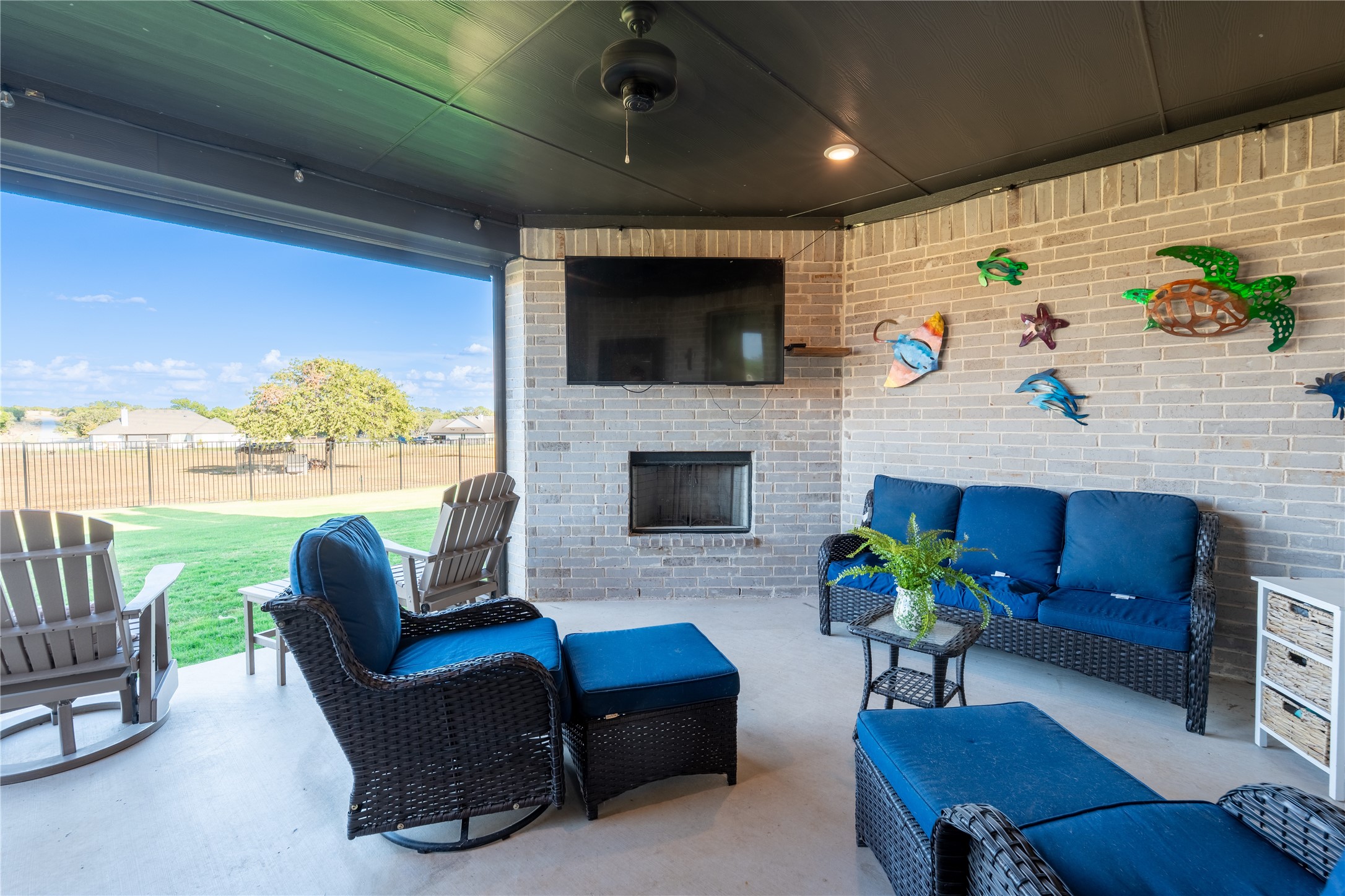 1215 Sanger, Springtown, TX 76082 — photo 3