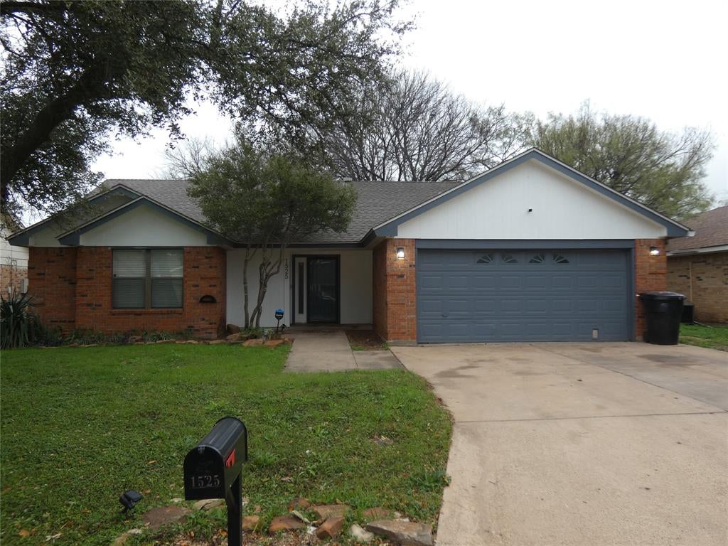 1525 Seamans Way — photo