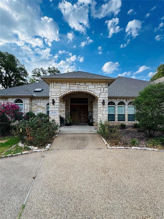 27135 Whispering Meadow Drive — photo