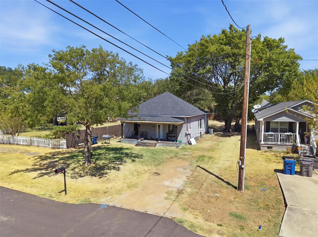 210 E Main Street, Celina, TX 75009 — photo 2