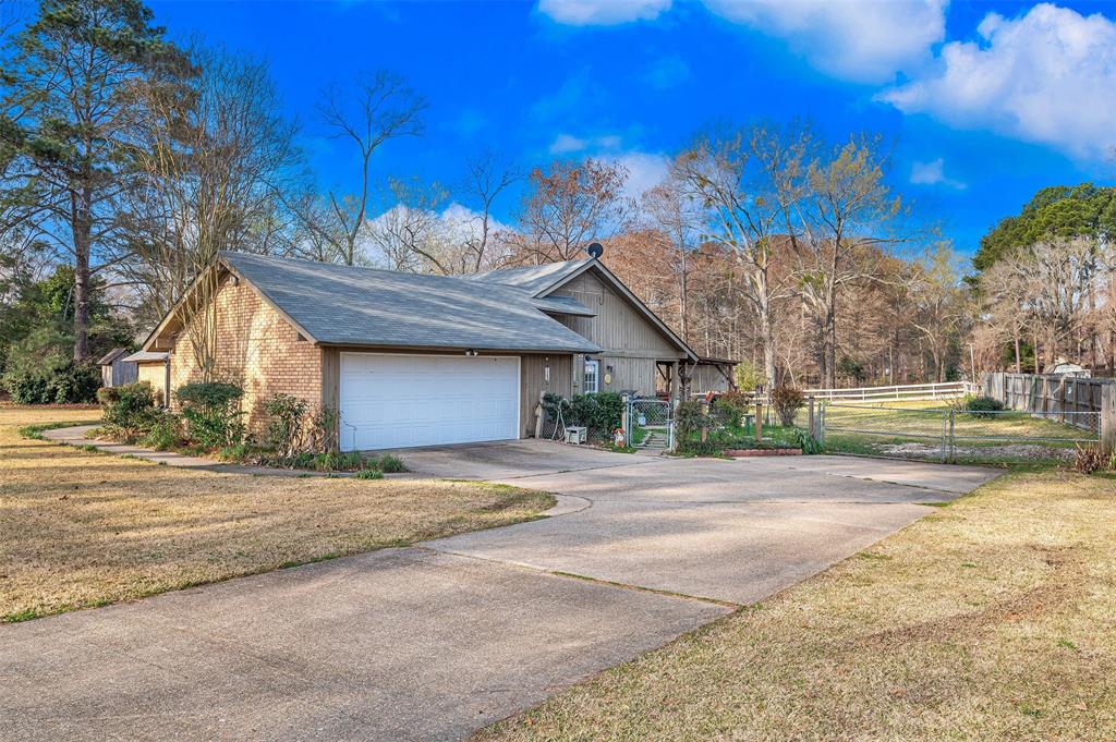 7327 S Lakeshore Drive — photo