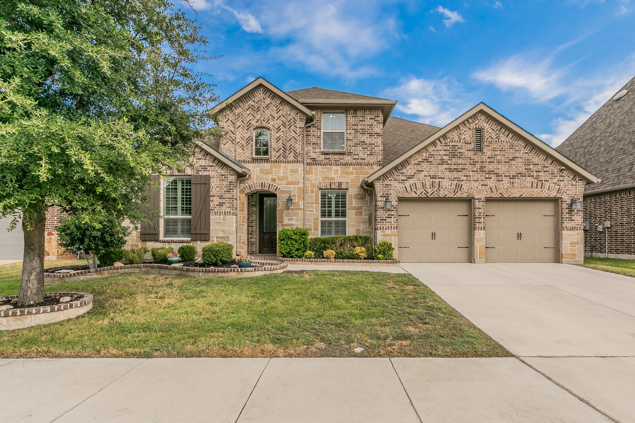 405 Marbrook Court — photo