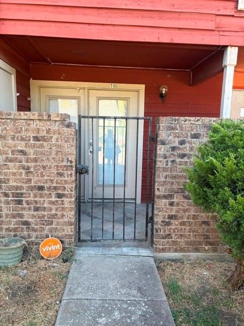9839 Walnut Street 103 — photo