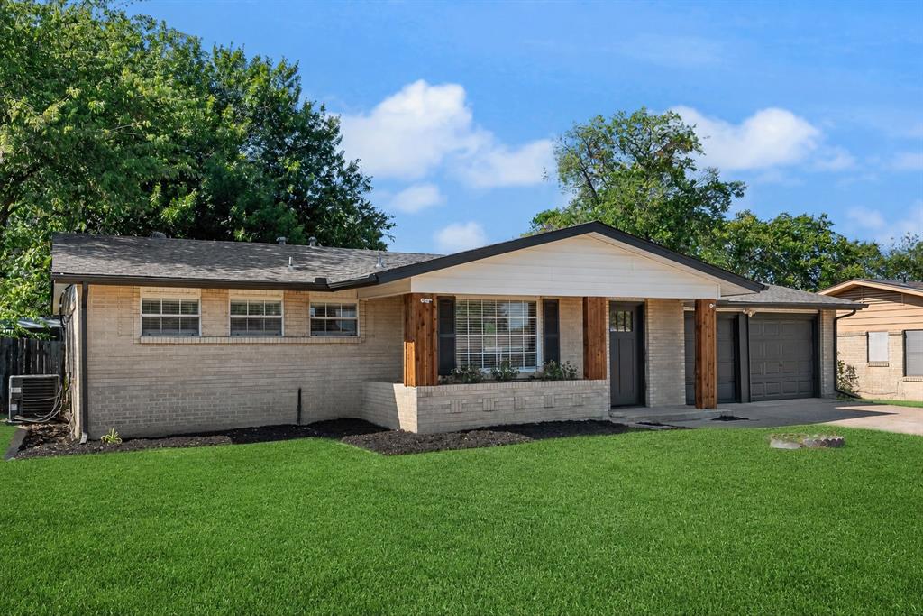 934 Fairwood Drive — photo