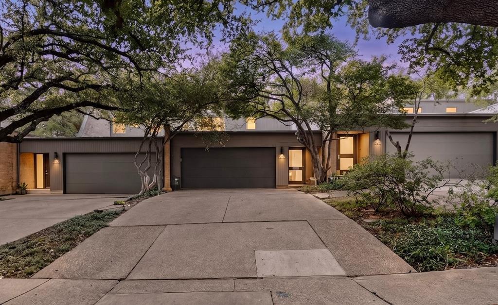 4023 Travis Street — photo