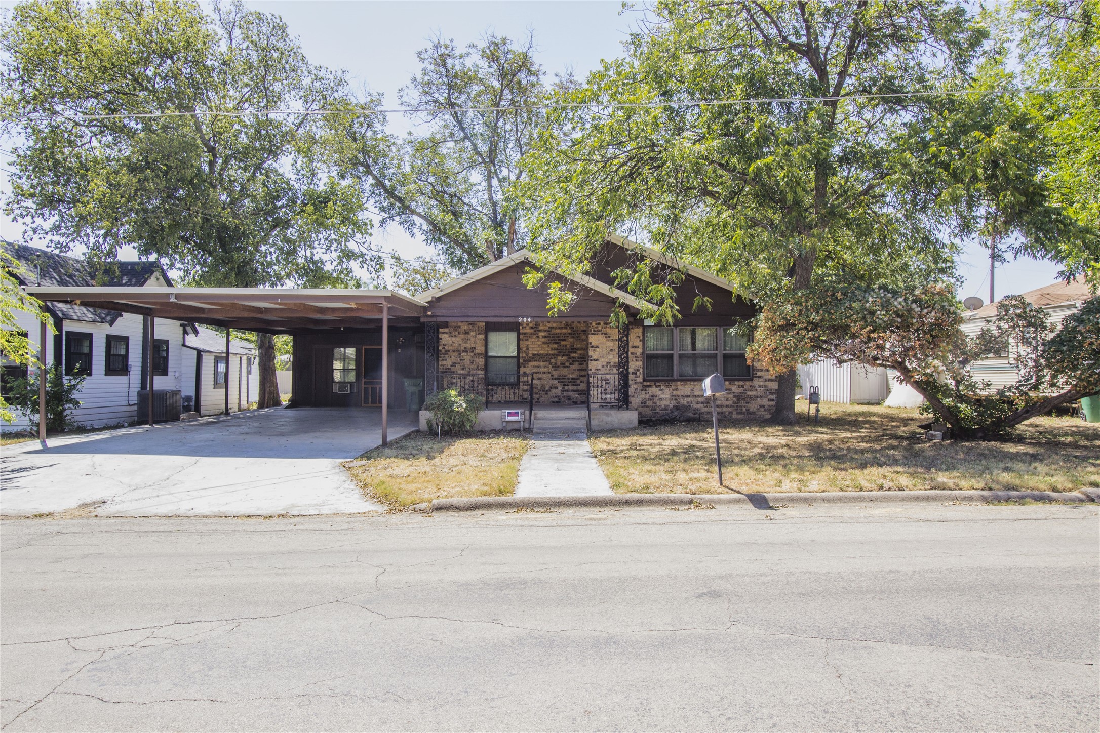 204 E 9th Street, Coleman, TX 76834 — photo 2