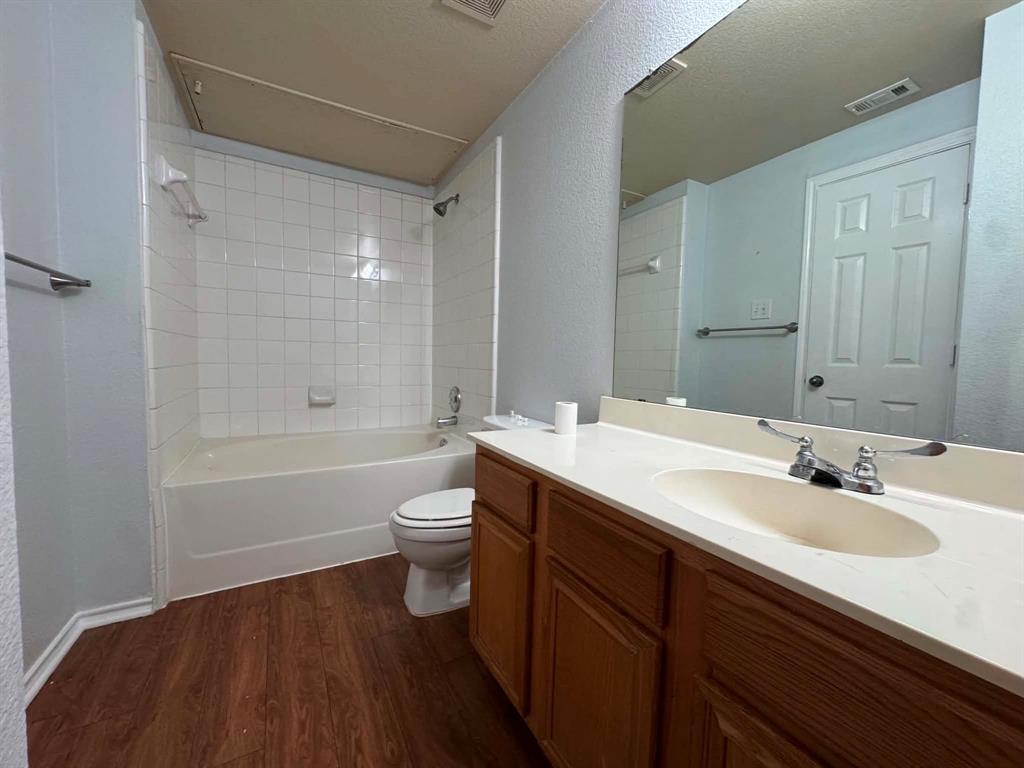813 Betty Court B — photo