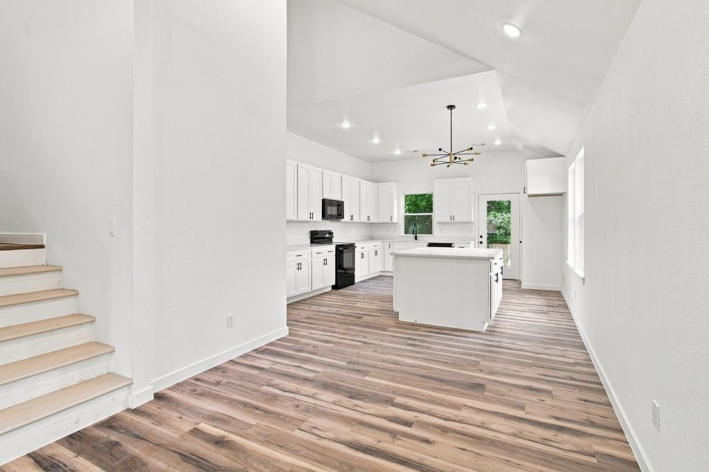106 E Miller, Whitewright, TX 75491 — photo 2