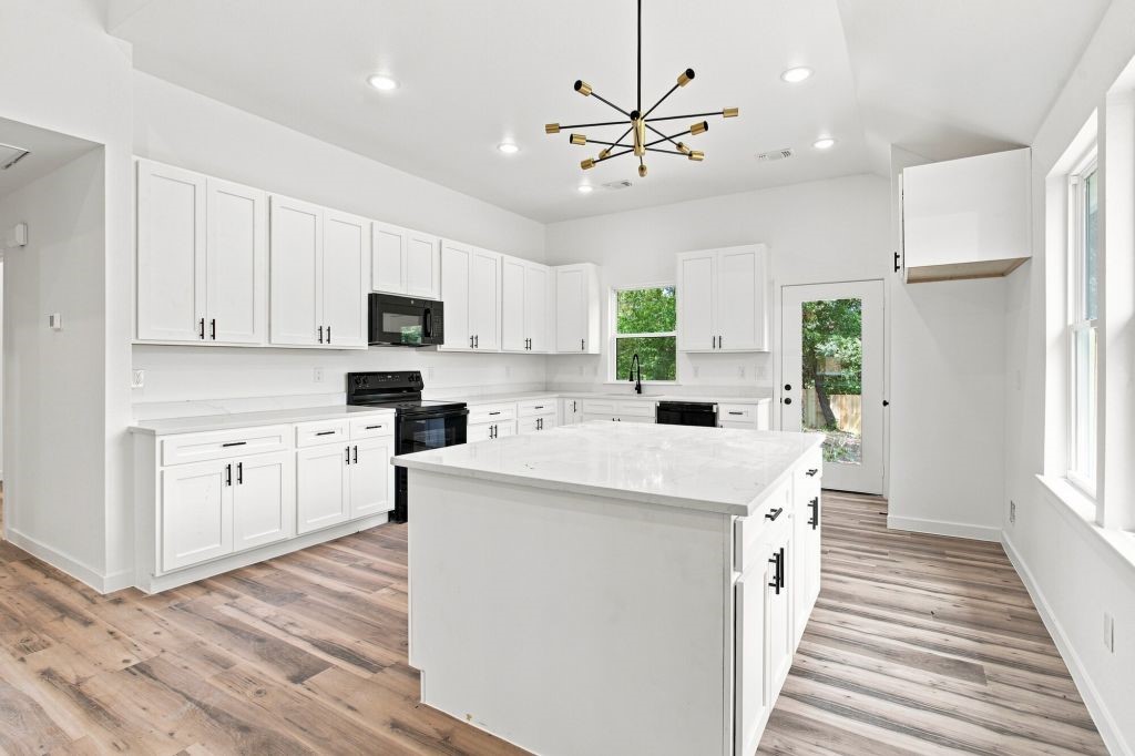 106 E Miller, Whitewright, TX 75491 — photo 3