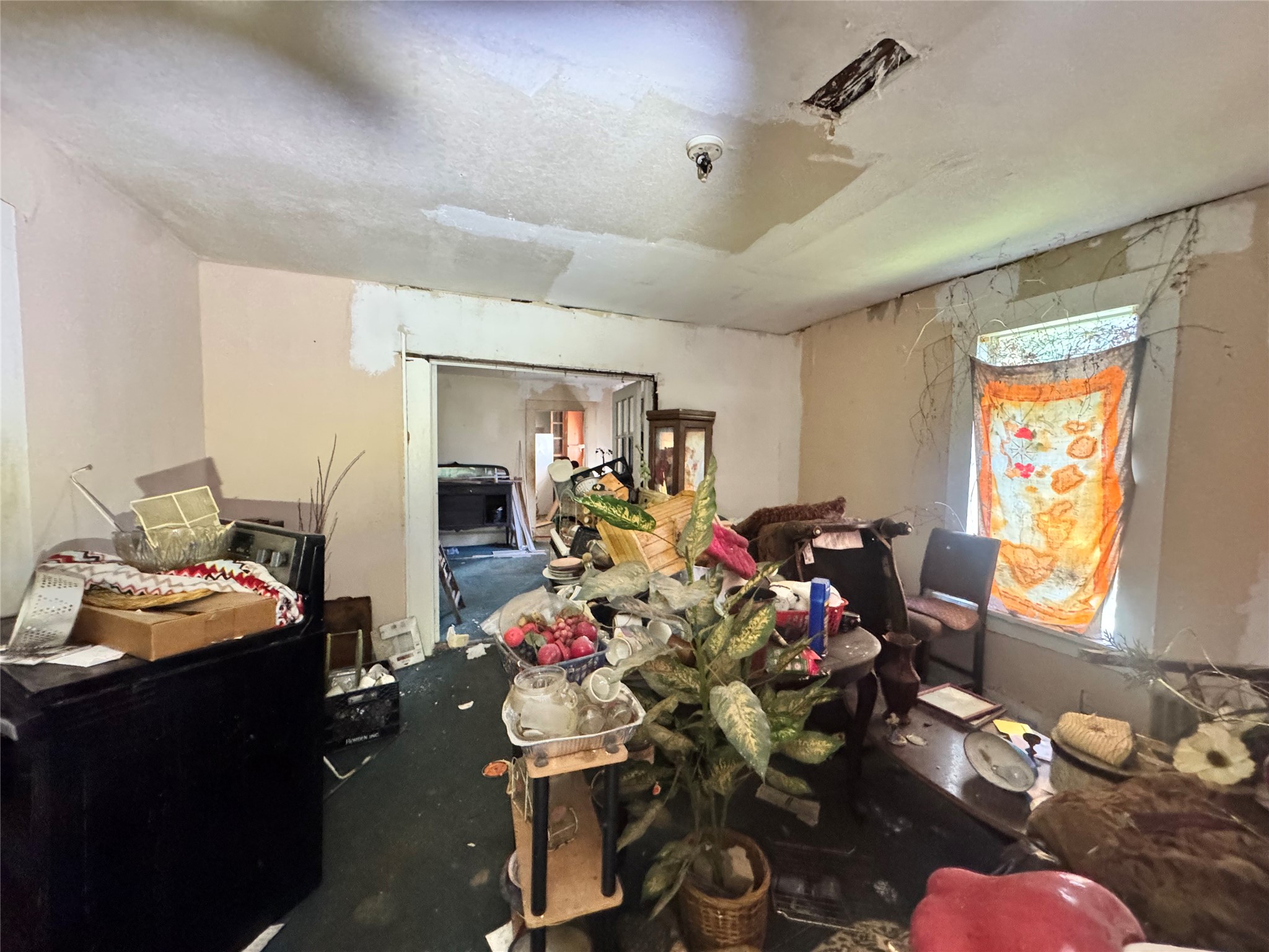 7616 Gideon Street — photo