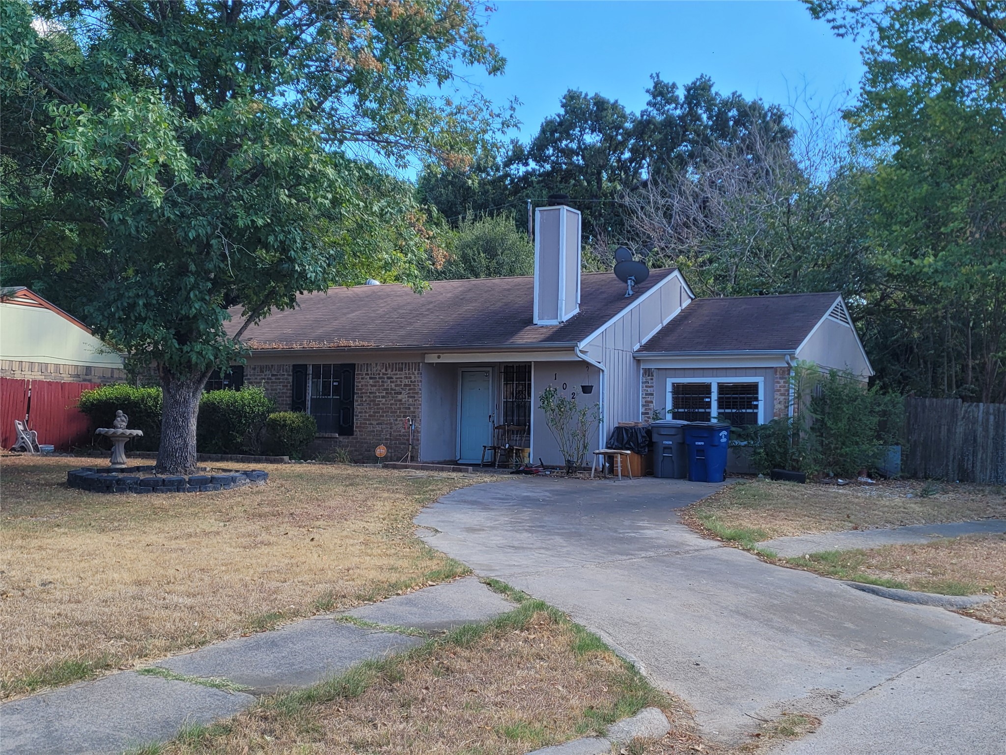 102 Buttercup Lane — photo