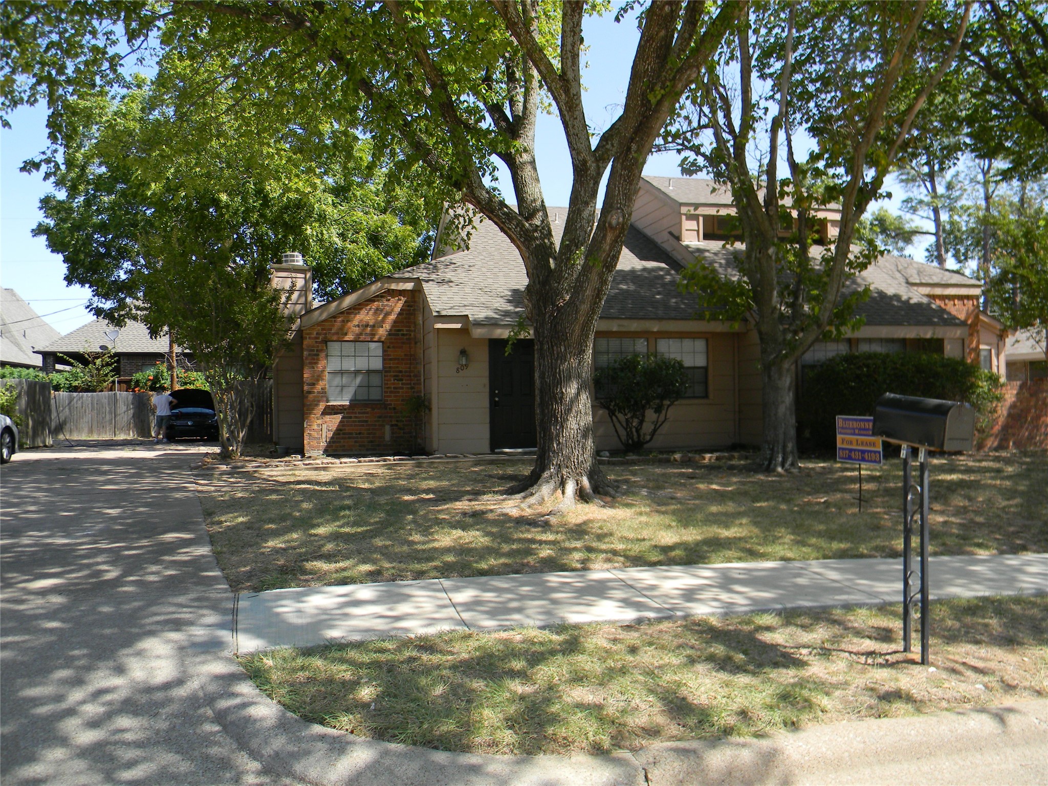 811 Windcrest Drive — photo