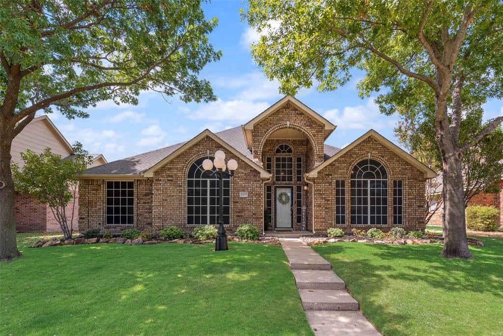 2893 Hampshire Lane — photo