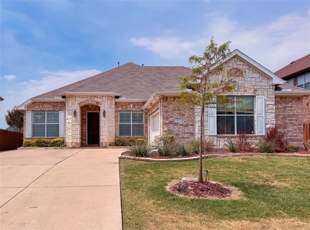 2311 Collin Drive — photo