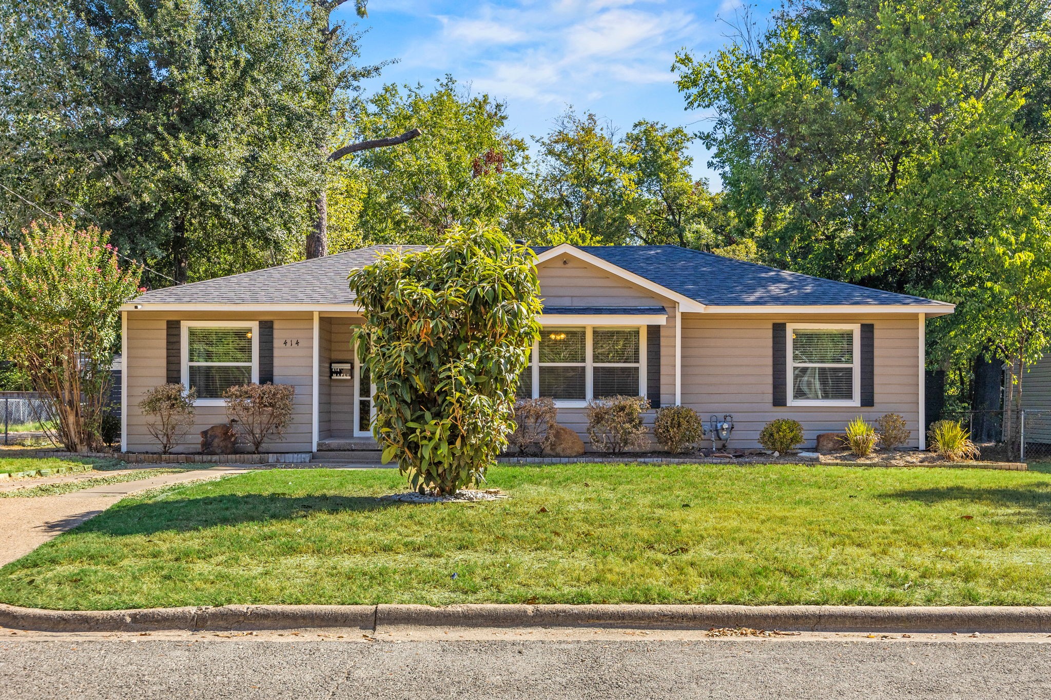 414 Maple Drive, Terrell, TX 75160