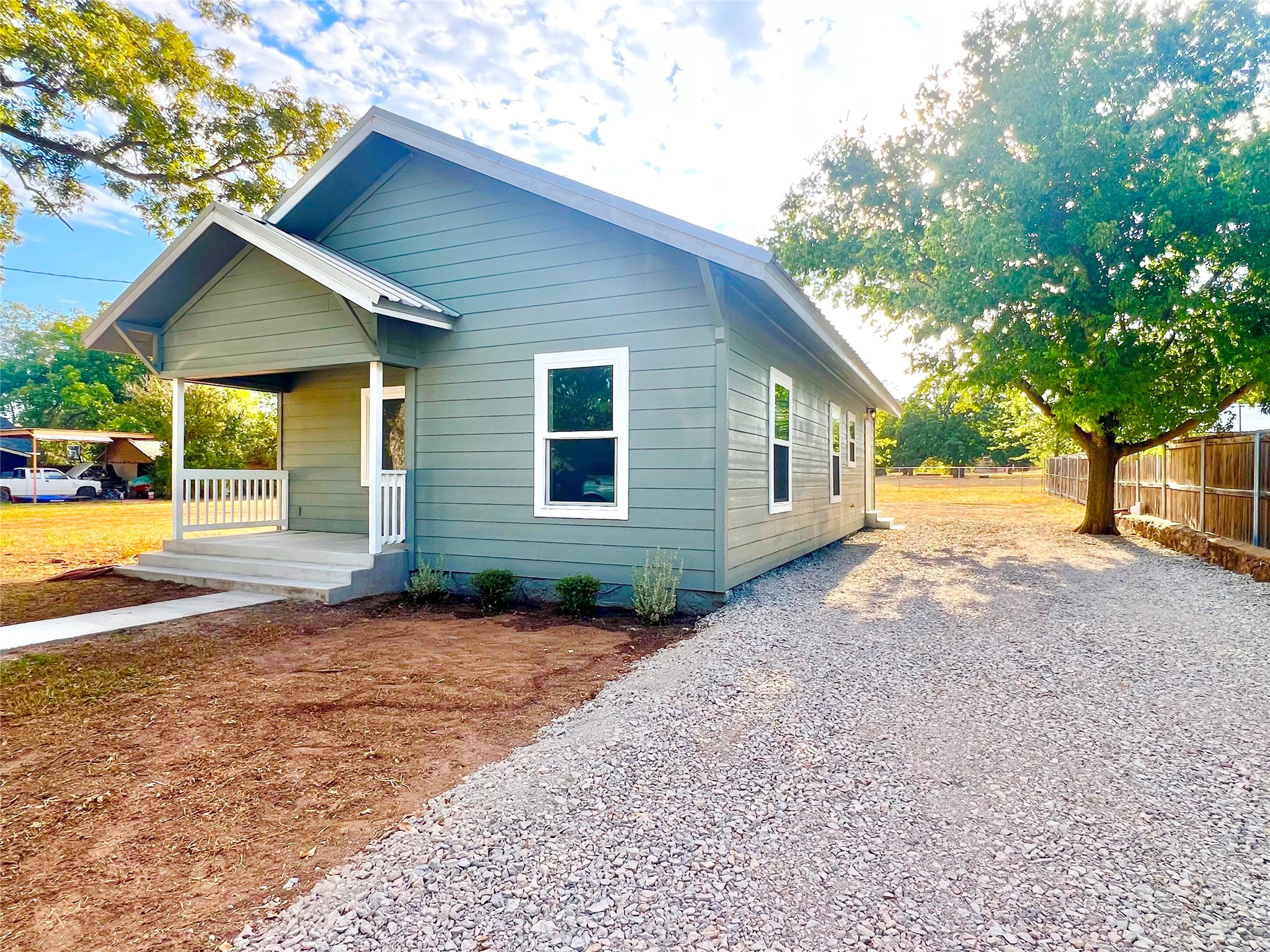 206 Vine Street, Bangs, TX 76823 — photo 2