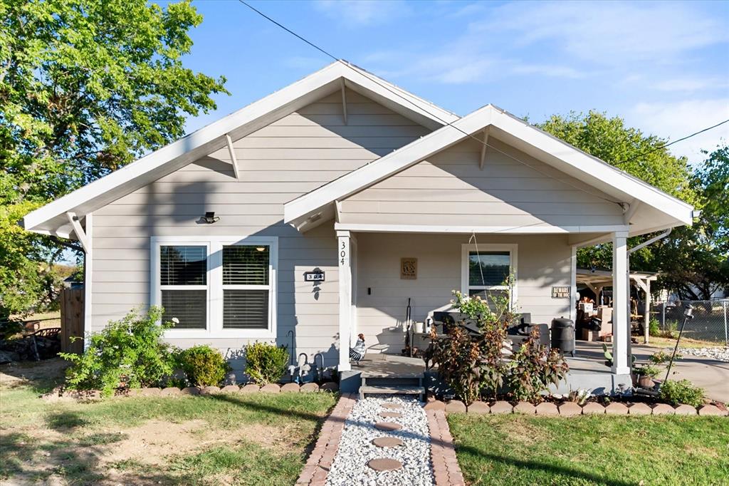 304 T a Carroll Avenue — photo
