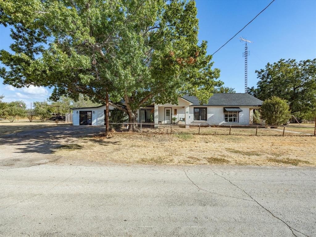 208 E Church Street — photo
