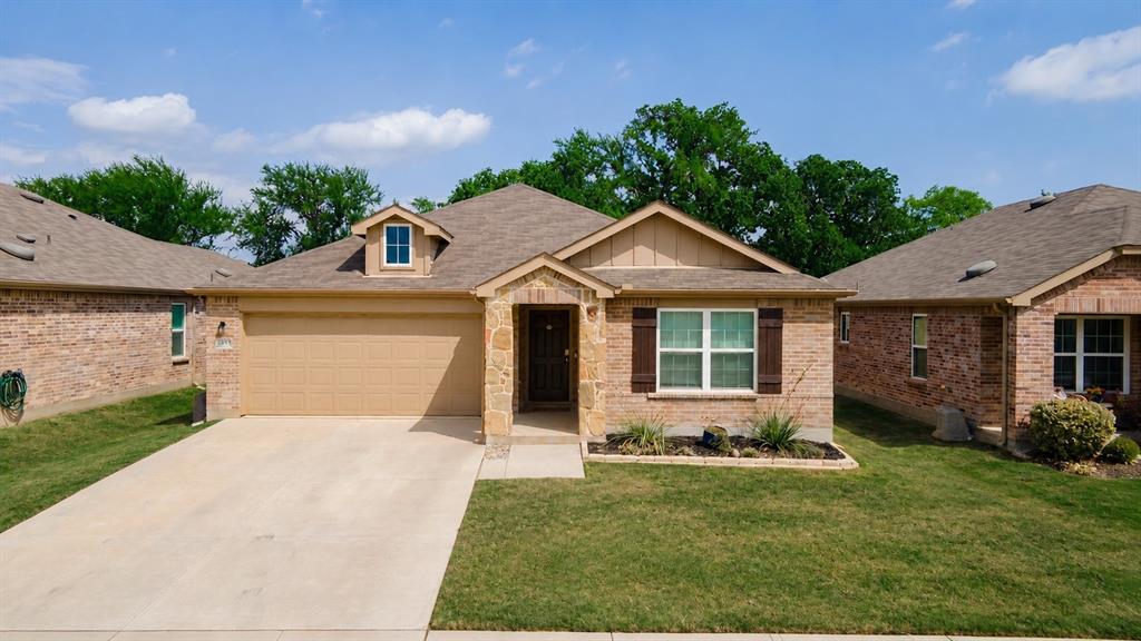 2213 Village Creek Lane — photo