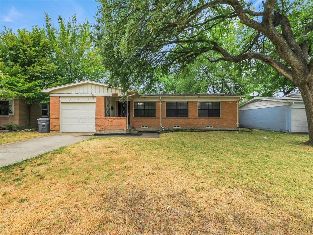10747 SandAlwood Drive — photo