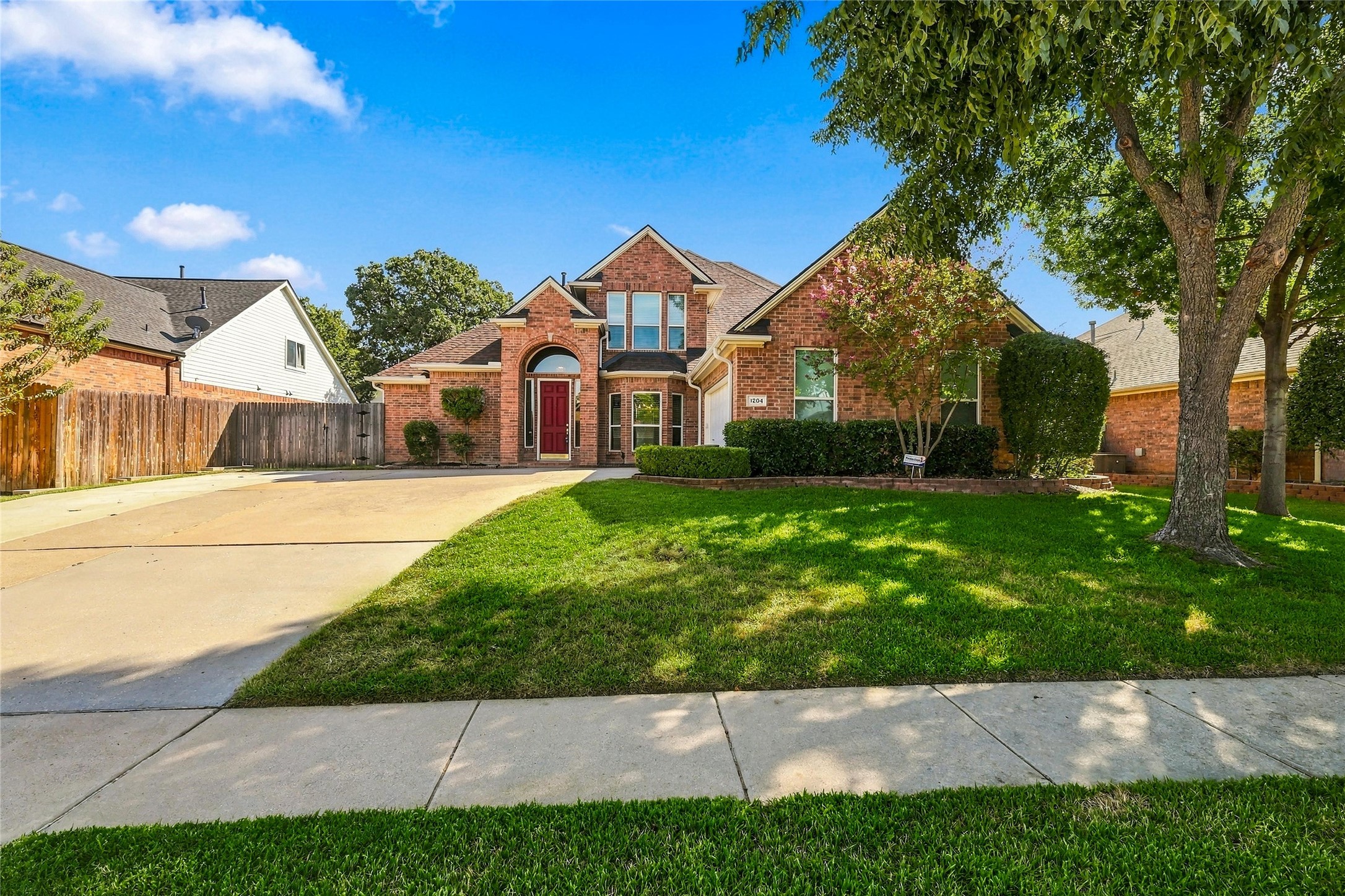 1204 Crestview Drive — photo