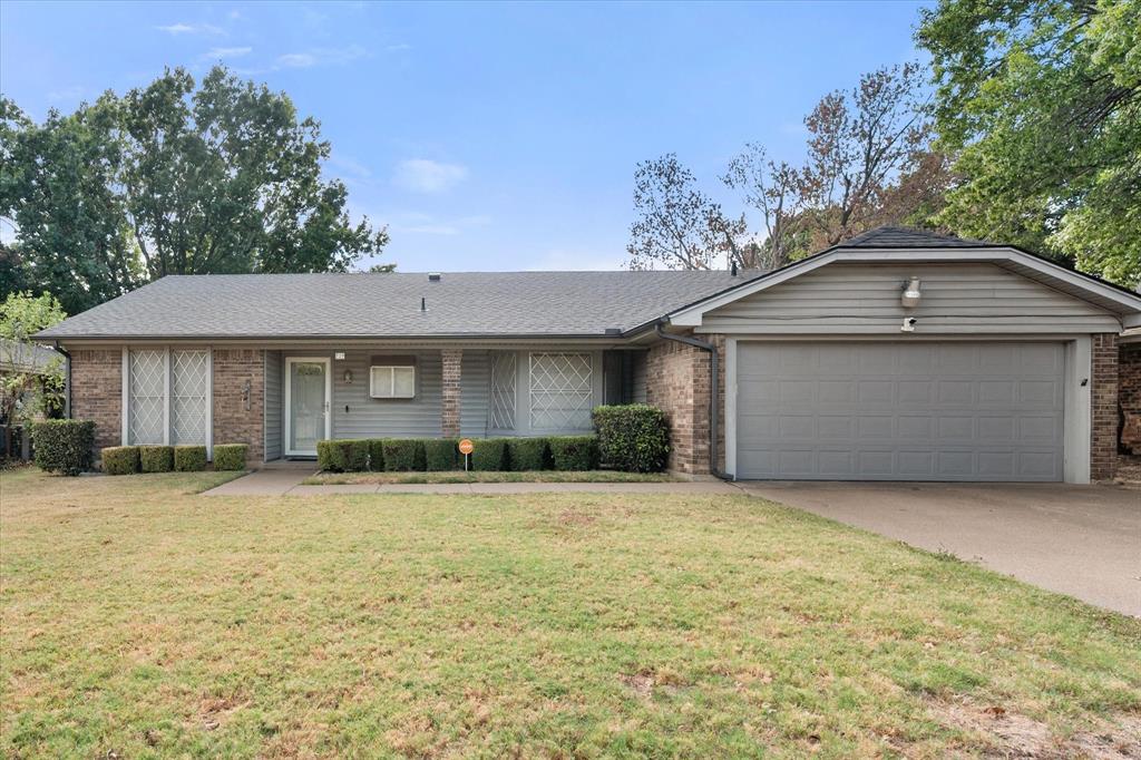 729 NW Charlyne Drive — photo