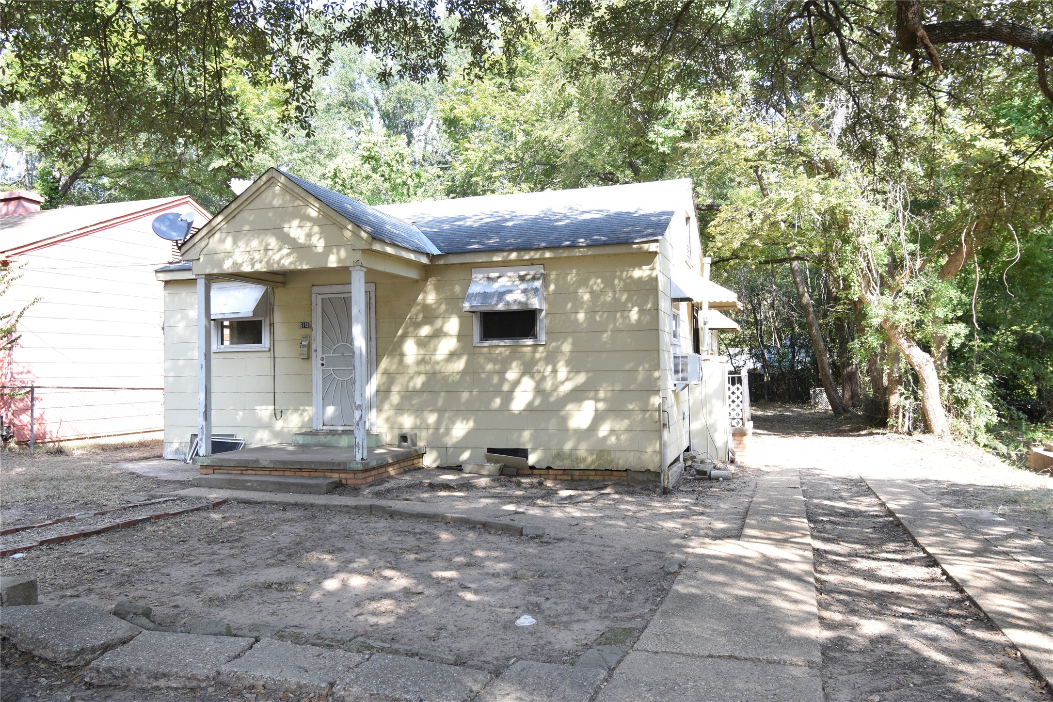 6713 Fairfield Avenue — photo