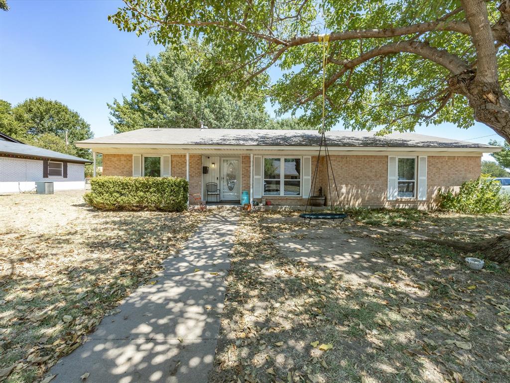 100 NW Jill Ann Drive — photo