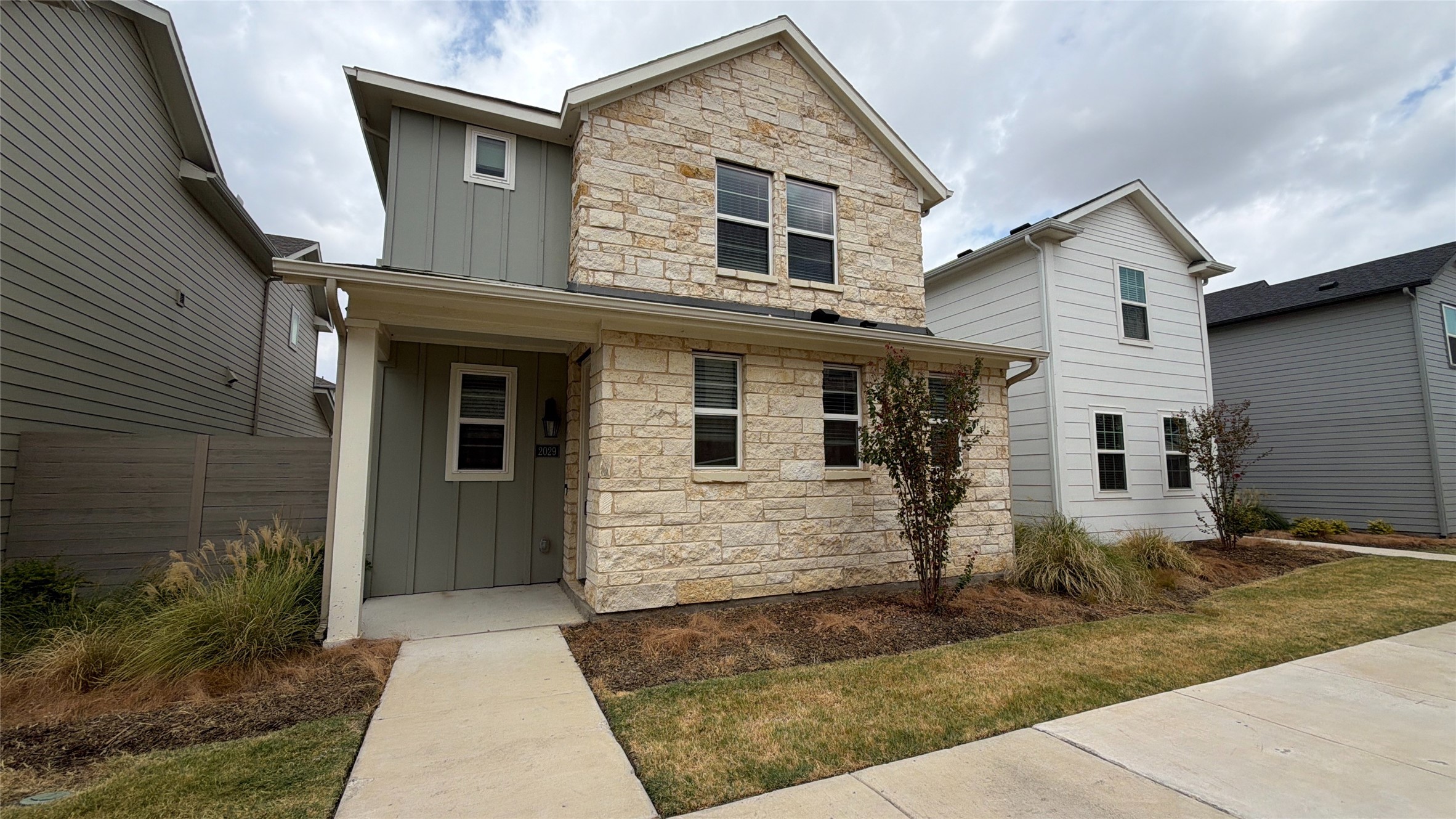 2029 Woodlawn Way 85 — photo