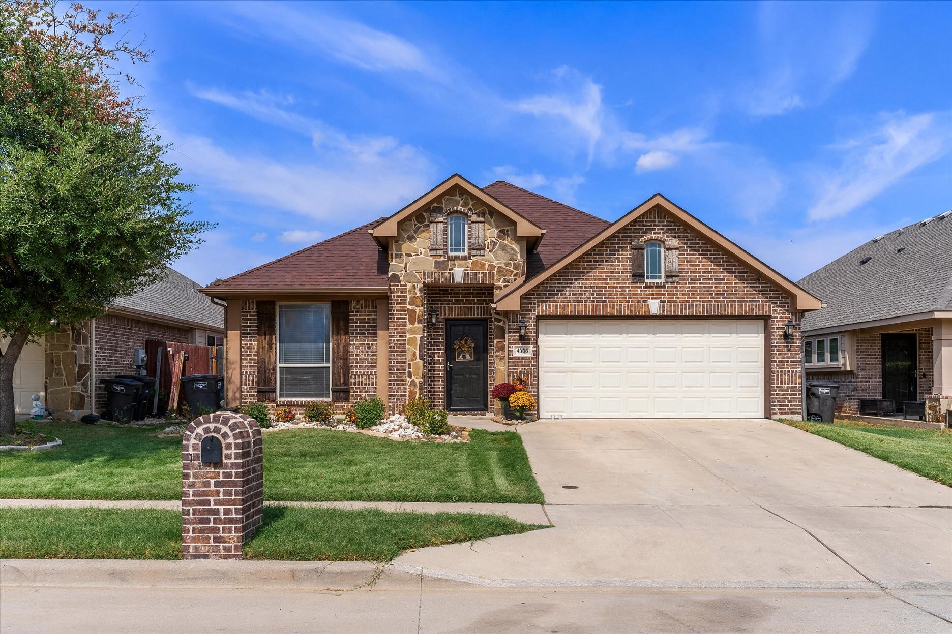 4336 Sweet Clover Lane — photo