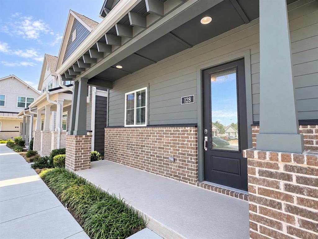760 W Bedford Euless Road 128 — photo