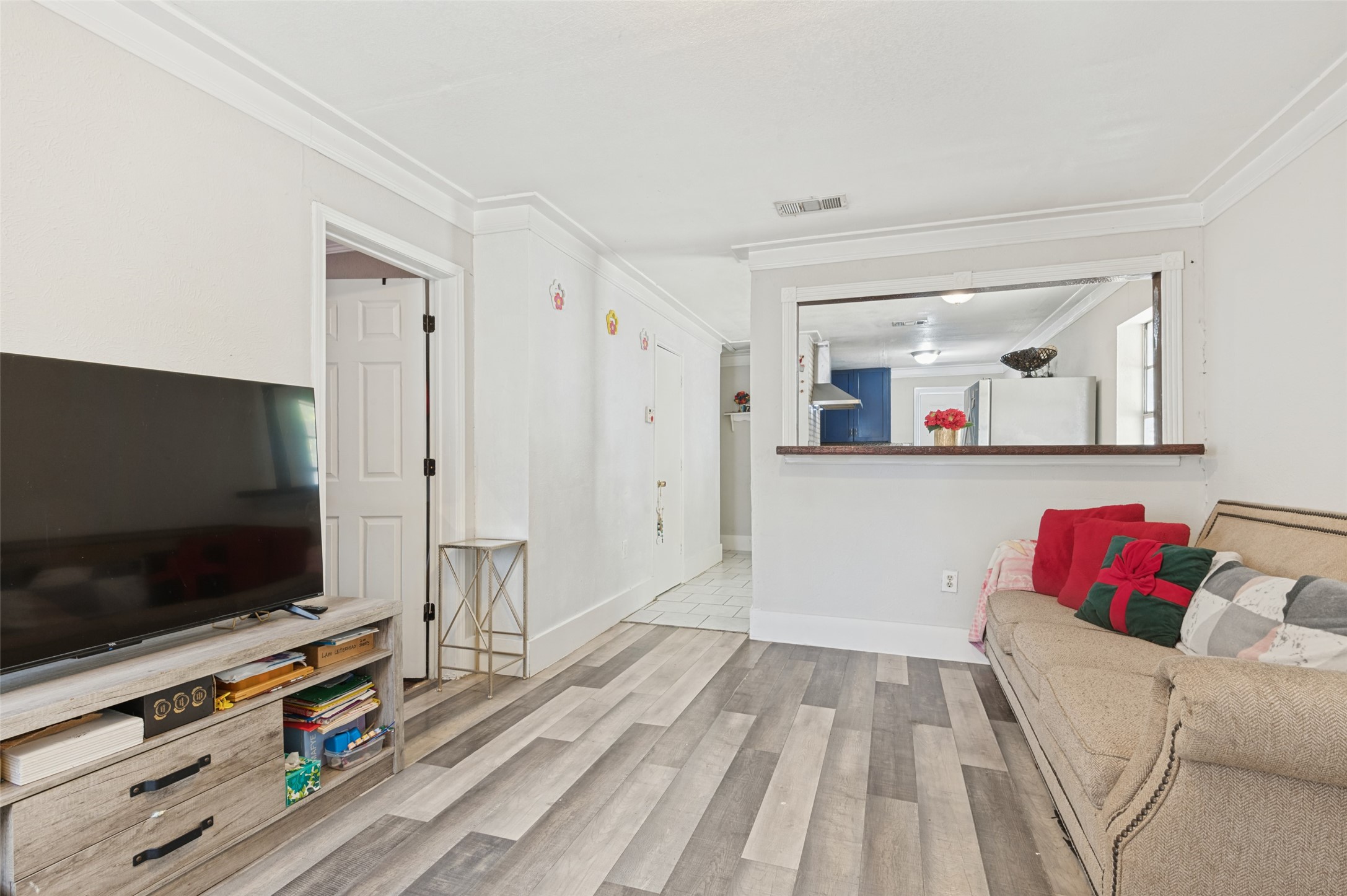 2421 Boyd Street — photo