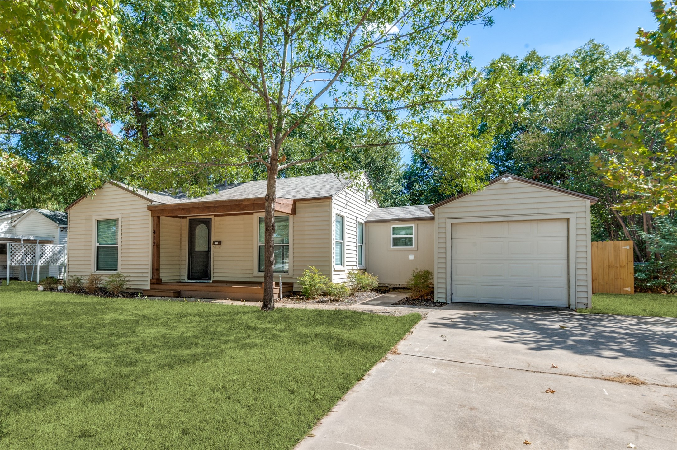 412 E 8th Street, Irving, TX 75060 — photo 2